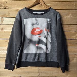 Urban Heritage Red Lips Seductive Crewneck Sweater Womens XL